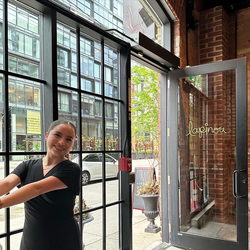 Kick off your long weekend chez nous! We can’t wait to host you 🐰